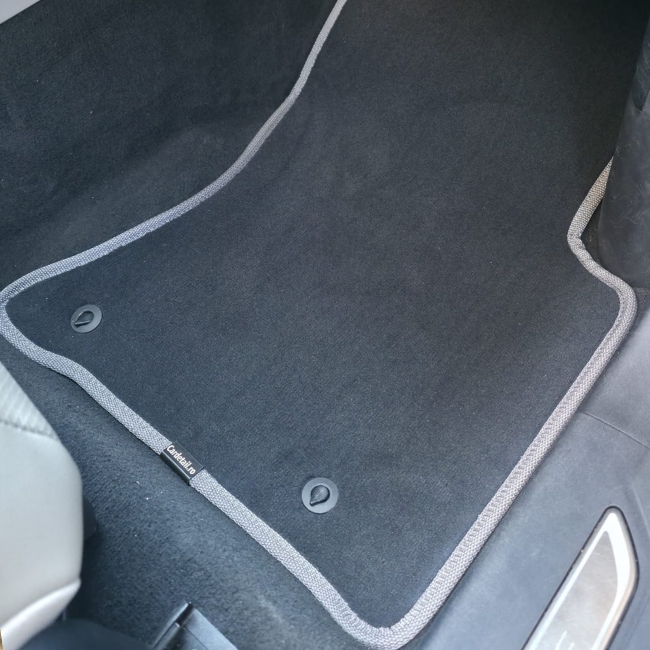 2200g/m² — ce spune densitatea despre covorul din mochetă 
