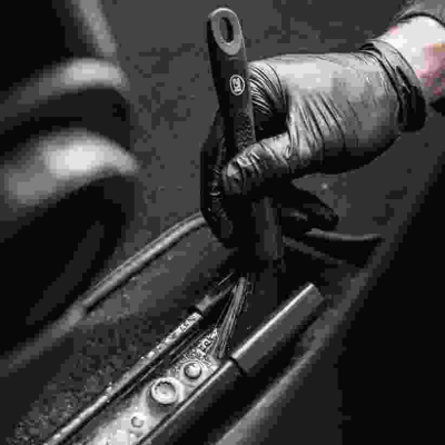 K2 Strong 12 (25mm) – Pensulă Detailing cu Peri Rigizi pentru Curățare de Precizie